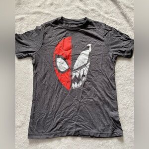 Boys size 8 short sleeve shirt